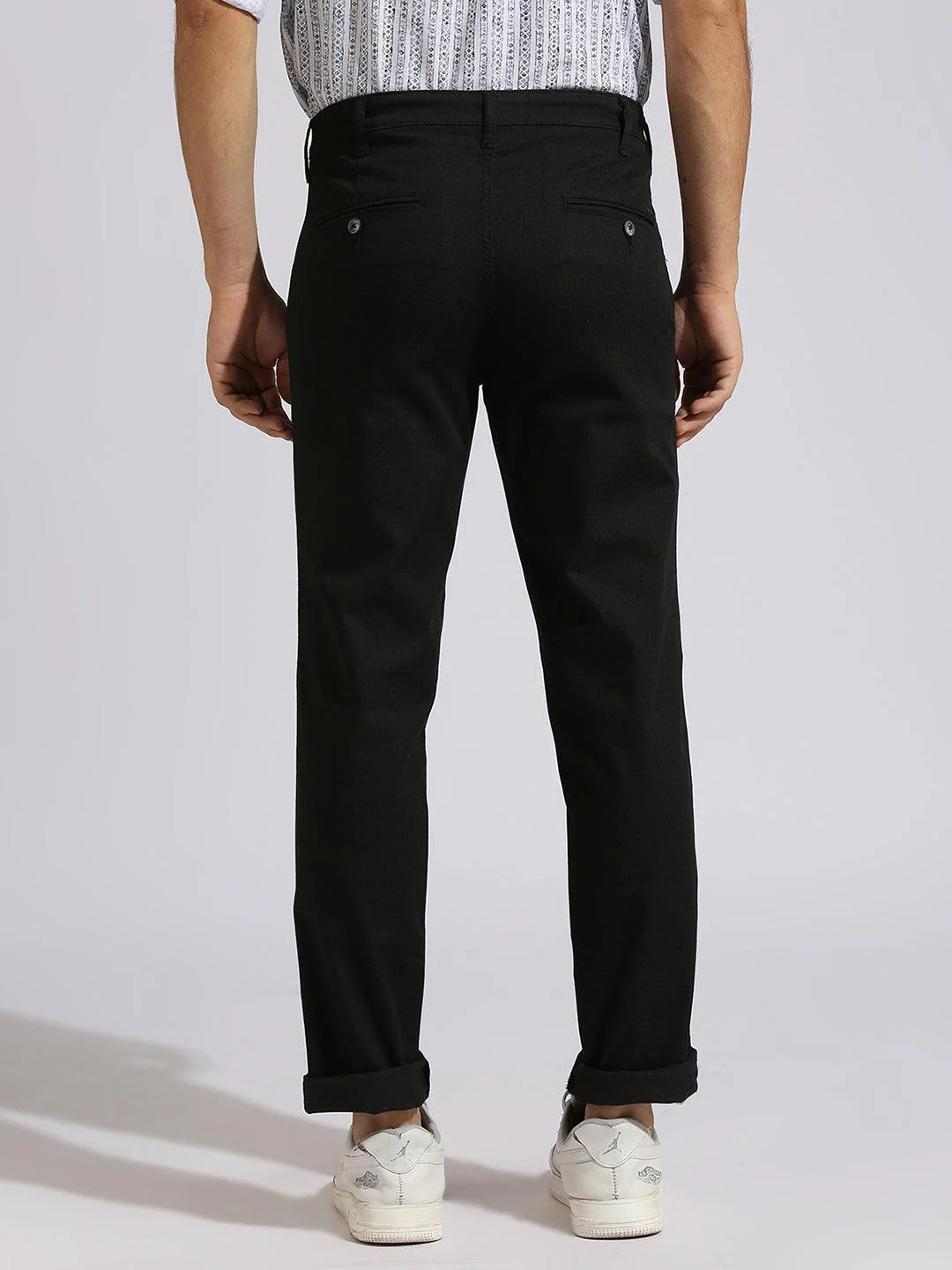 Stretchable Textured Black Chino Pants - Image 5