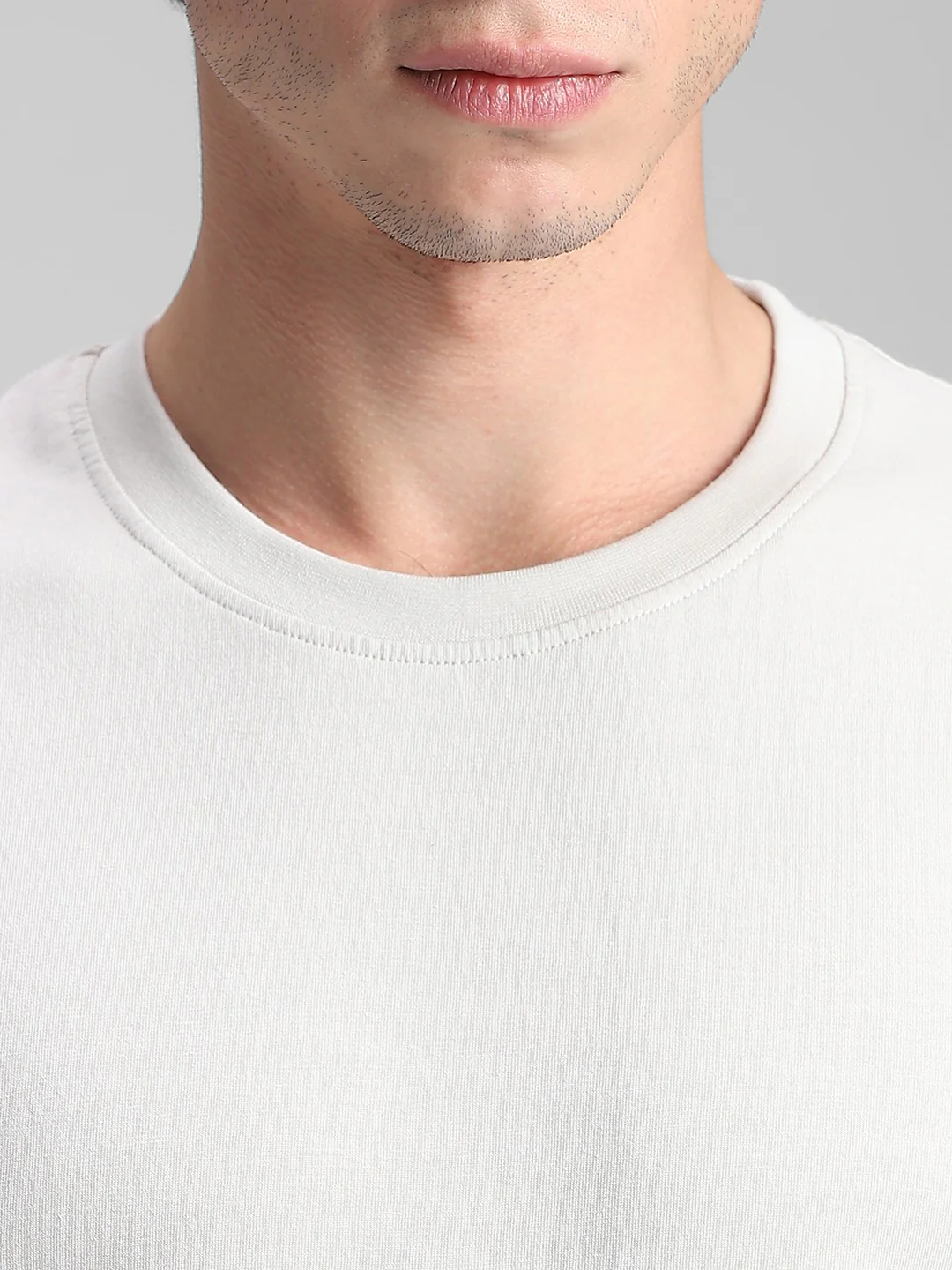 Light Grey Solid Crew T-Shirt - Image 3